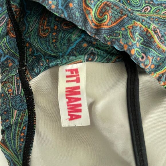 Fit Mama Paisley Print Razorback Sports Bra. - Picture 3 of 5